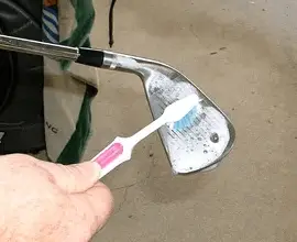 how to clean golf clubs